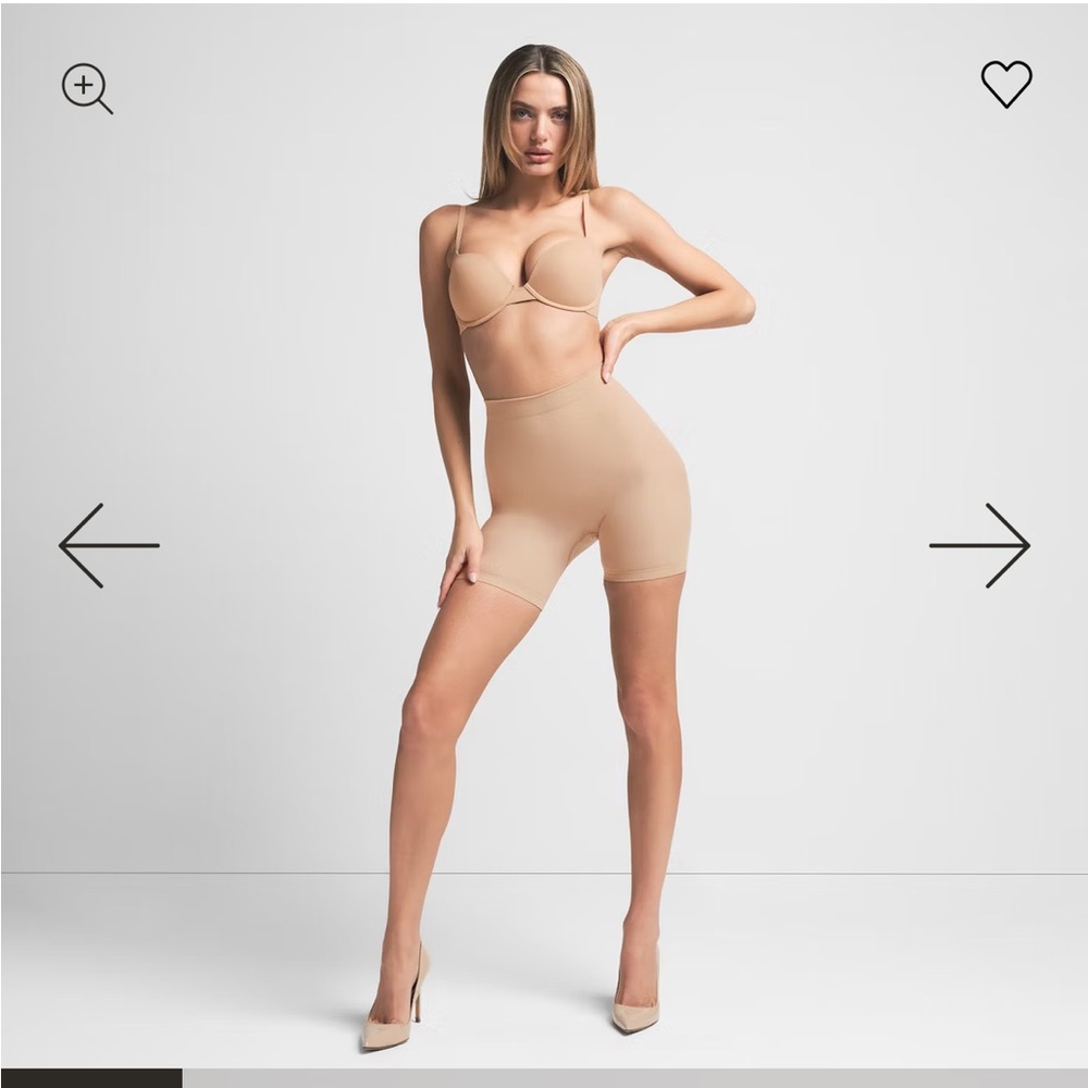 NWT! SKIMS Seamless Sculpt Mid Thigh Short Shapewear in Clay